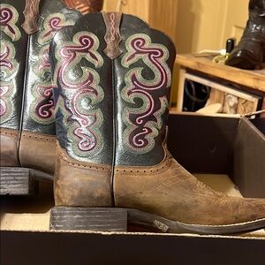 Stylish Brown and Green Western Boots